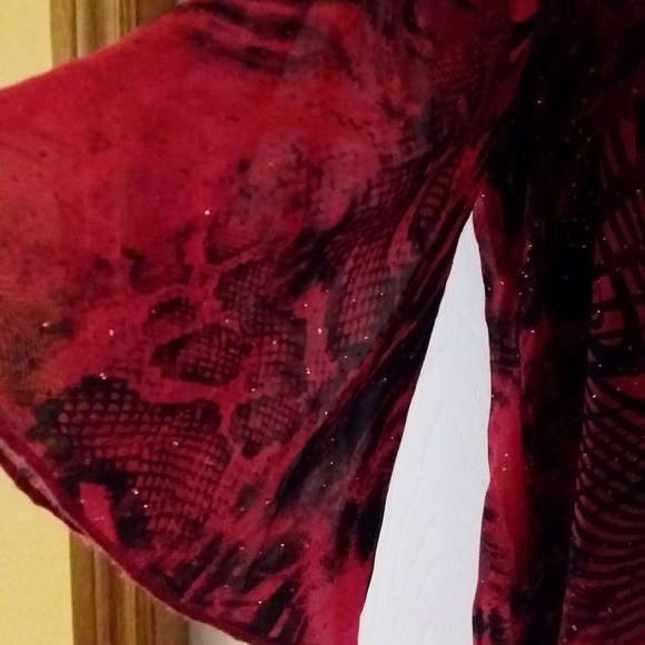 ⬇️ Sara Michelle flowy blouse - Picture 3 of 8